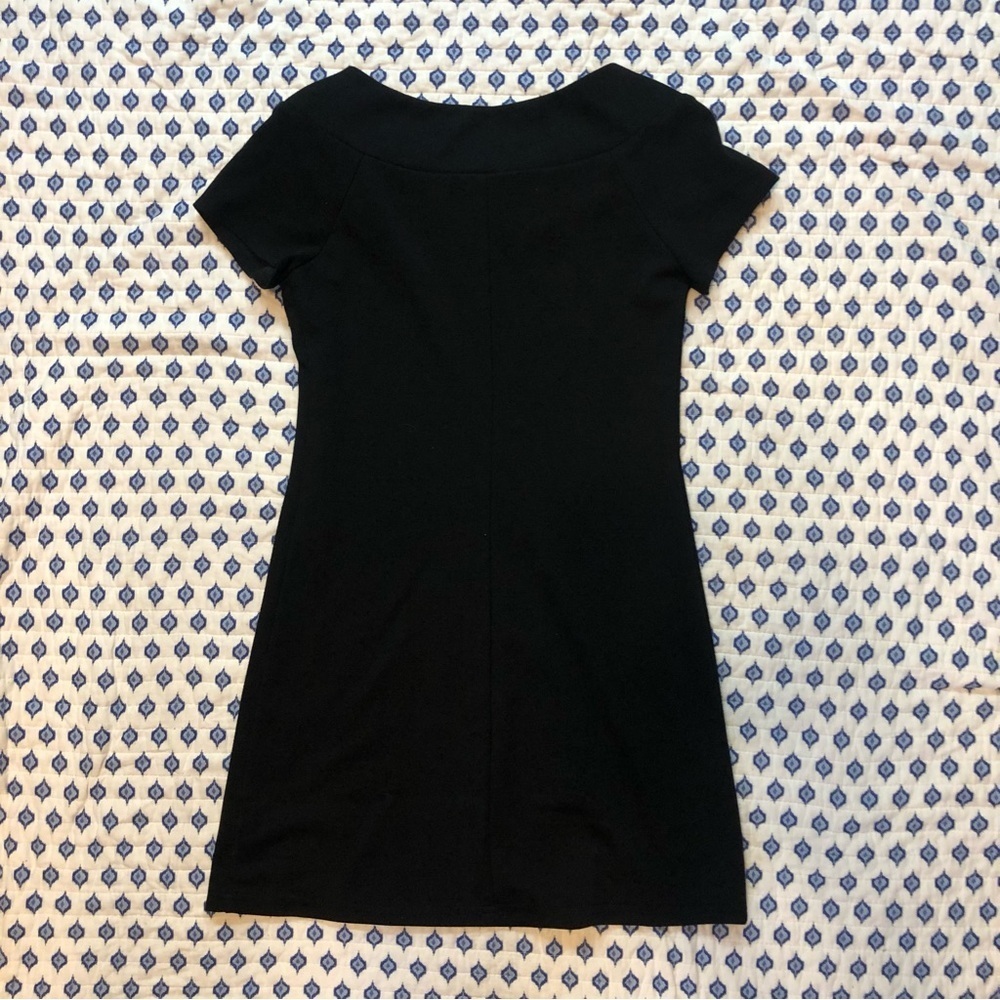 Lori Michaels Black Sheath Mini Dress SP beautiful Rose neckline embellishments